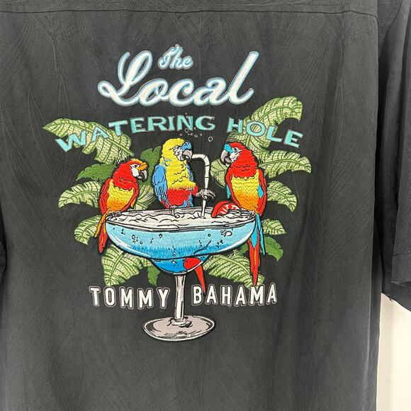 Tommy Bahama locals watering hole silk button shirt men’s size medium vacation - Picture 3 of 9